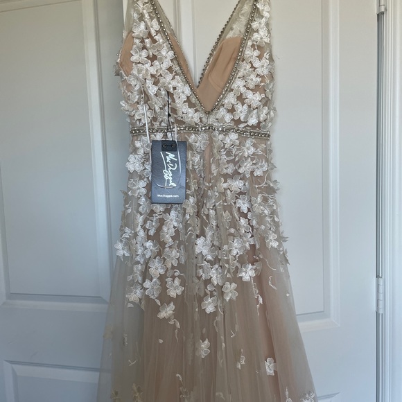 MacDuggal evening gown! NEW - Picture 5 of 9